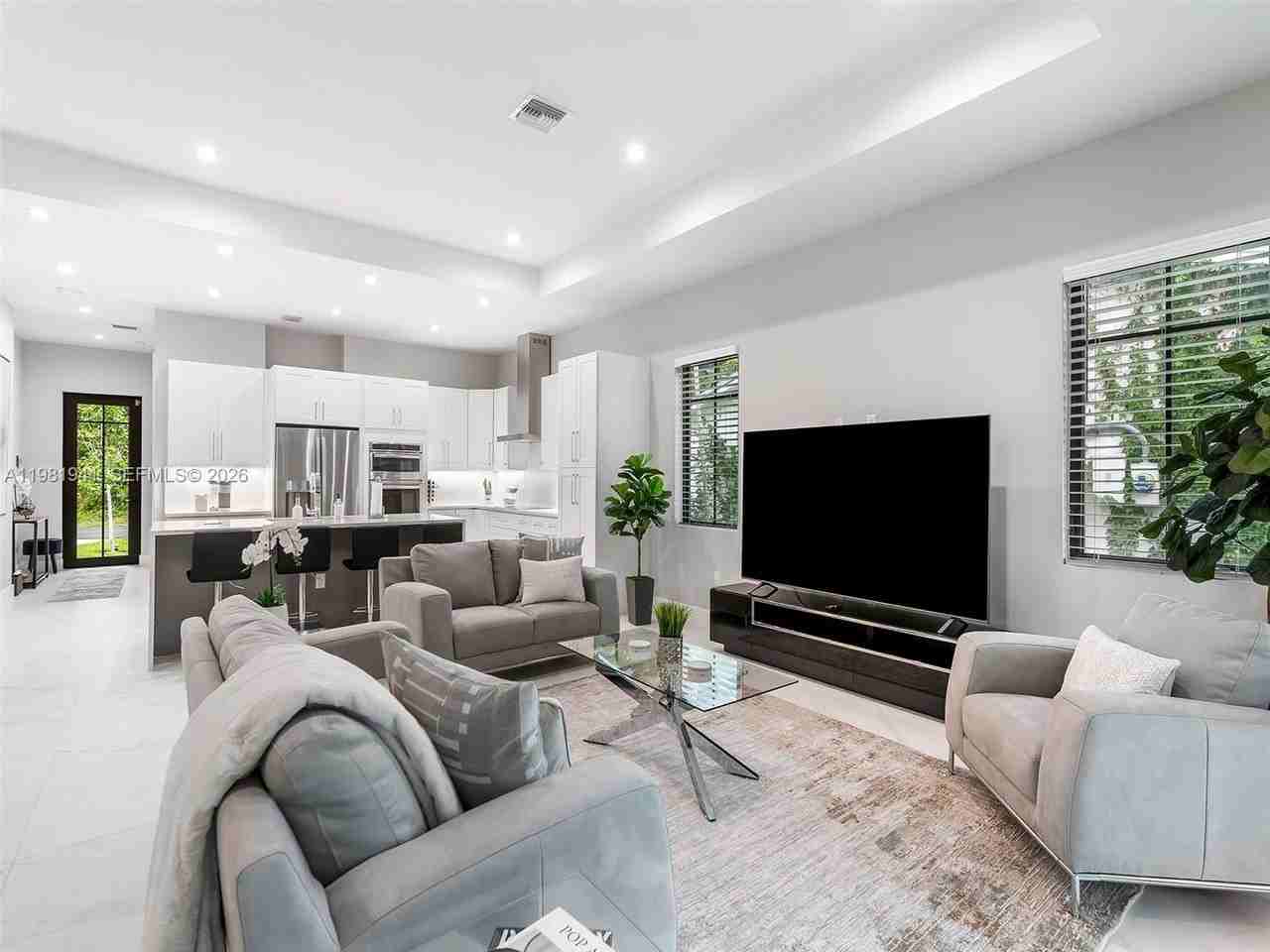 1484 Sw 32nd St - Photo 4 of 20