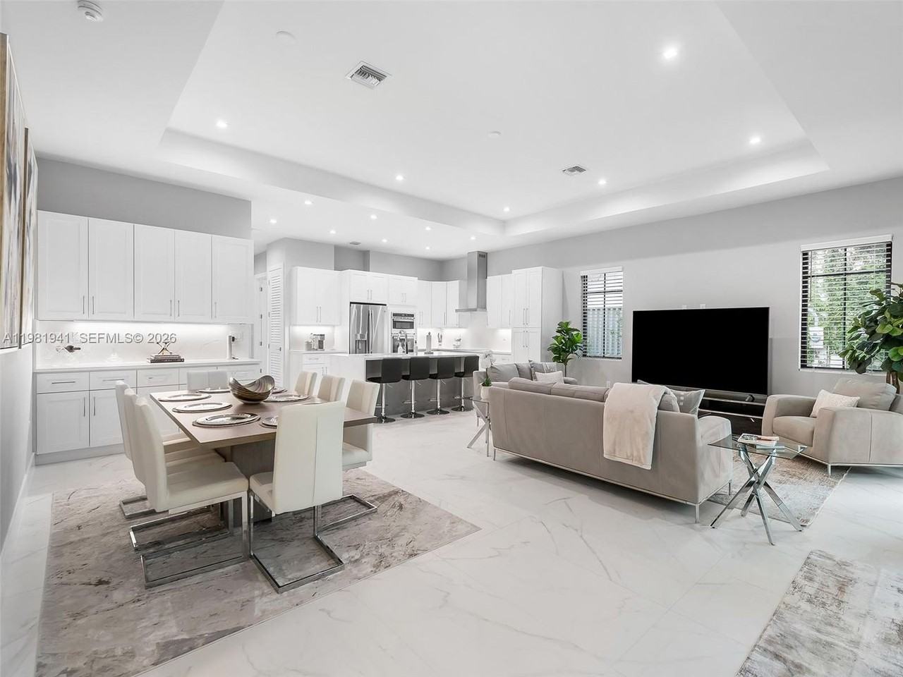 1484 Sw 32nd St - Photo 5 of 20