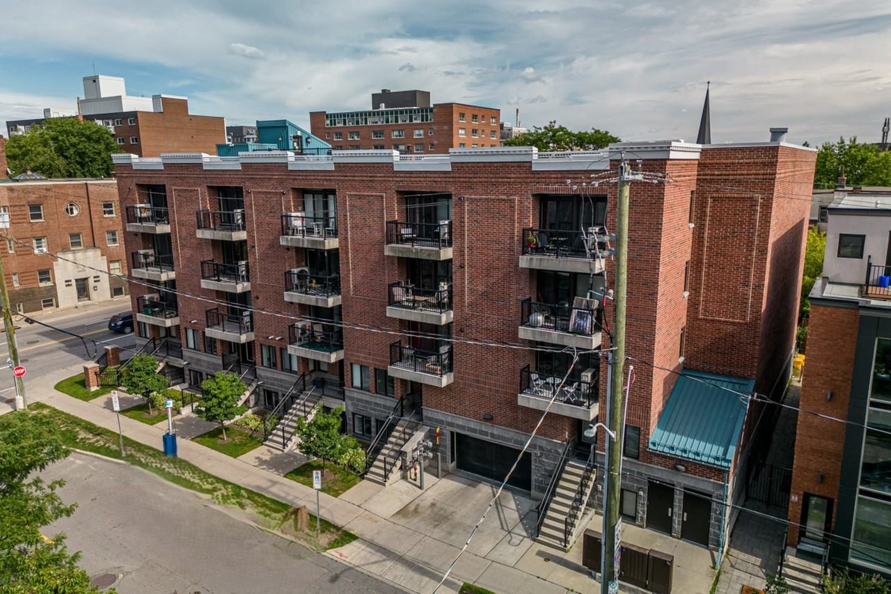 132 Daly Ave - Photo 2 of 9