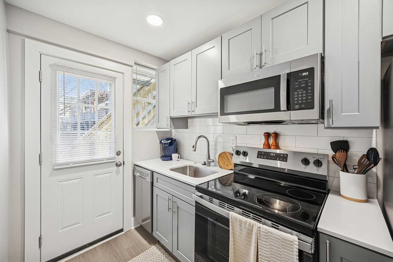 Pierce Arrow - Photo 7 of 50