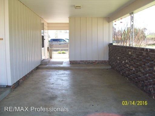 101 Peden Dr - Photo 3 of 17