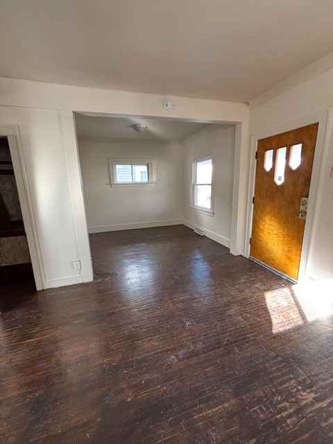 330 E Lake St - Photo 3 of 17