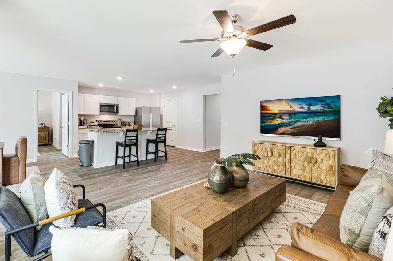 Landing at Stone Chimney - Photo 2 of 27