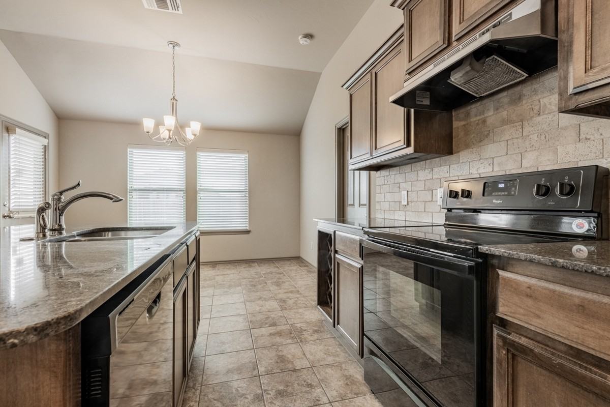 11444 Nw 130th St #1 - Photo 7 of 14