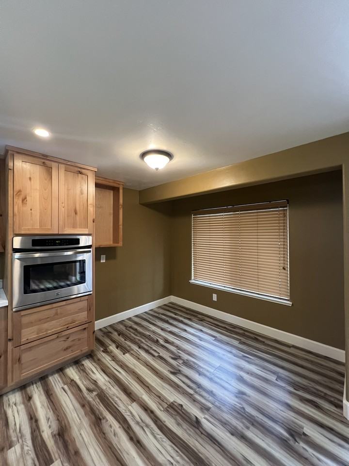 3721 Pioneer Trl #B - Photo 5 of 18