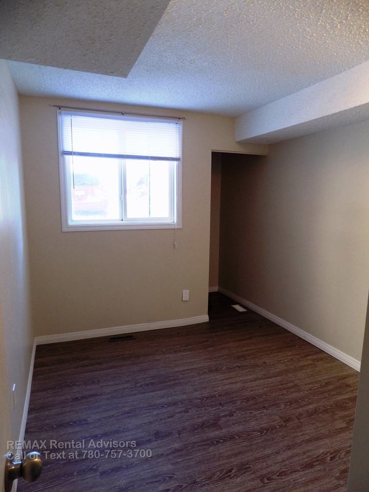 1396 Knottwood Road East Nw - Photo 6 of 14