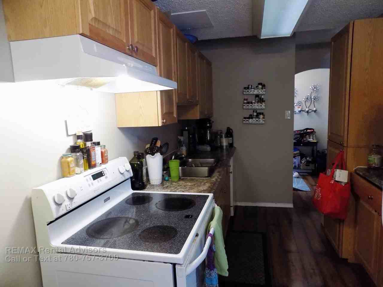 22 Amberly Crt Nw - Photo 2 of 13