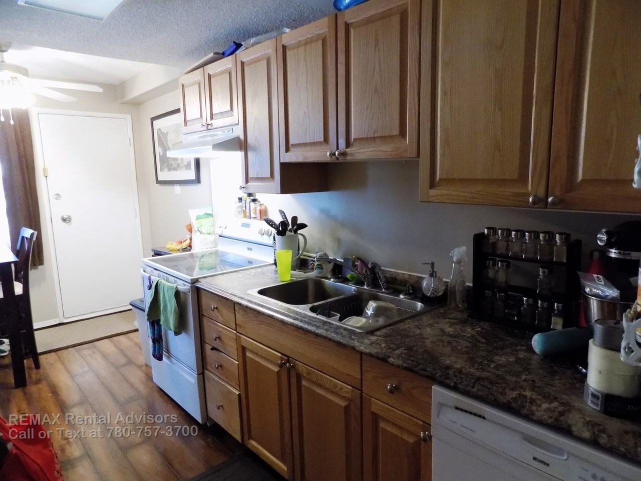 22 Amberly Crt Nw - Photo 3 of 13