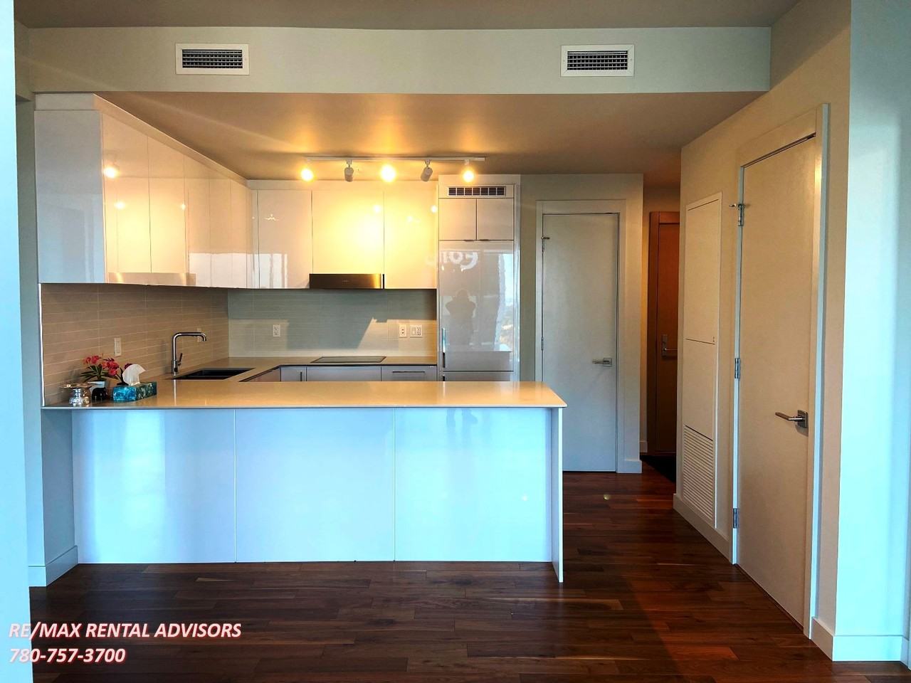 10360 102 St Nw - Photo 3 of 19