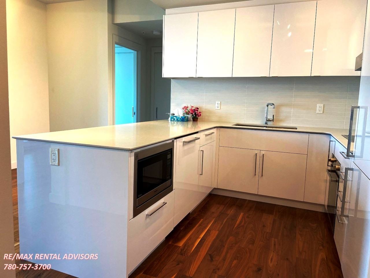 10360 102 St Nw - Photo 5 of 19