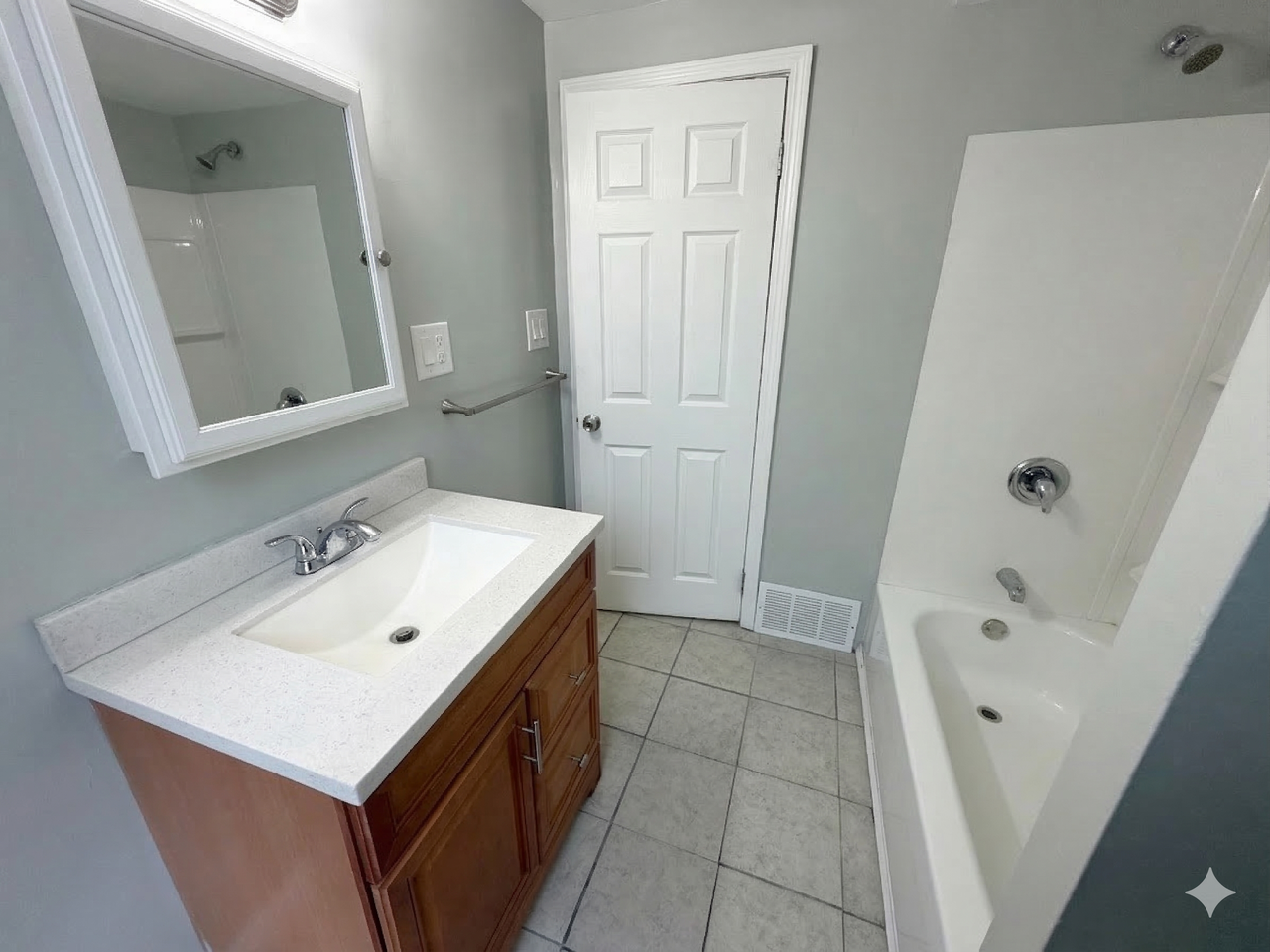 467 Fargo AvenueUnit 3 (Lower Rear) #3LOWERREAR - Photo 2 of 5