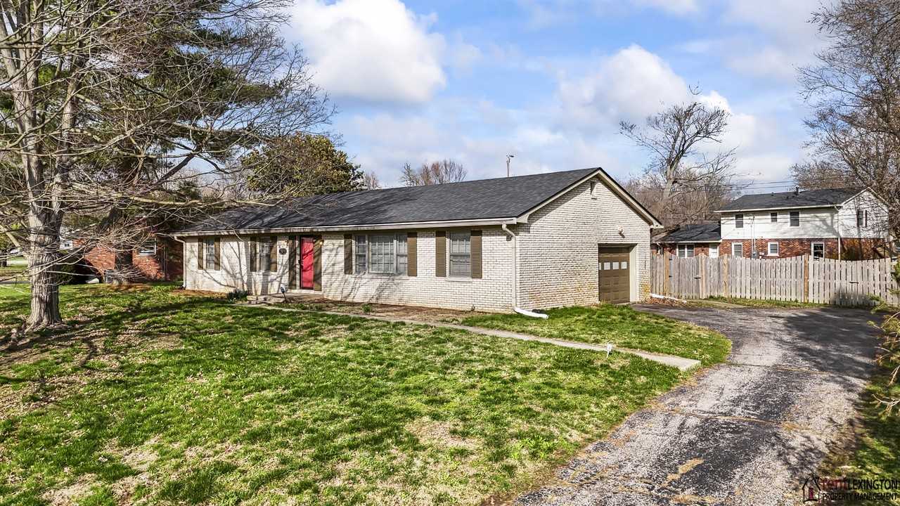 152 Bayberry Rd #1 - Photo 2 of 35