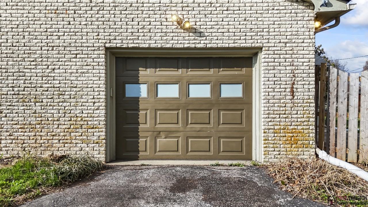 152 Bayberry Rd #1 - Photo 3 of 35