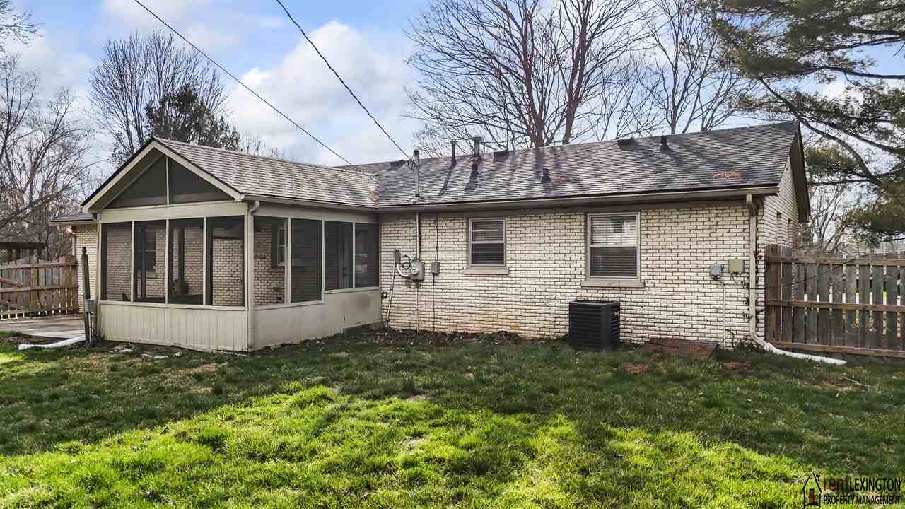 152 Bayberry Rd #1 - Photo 7 of 35