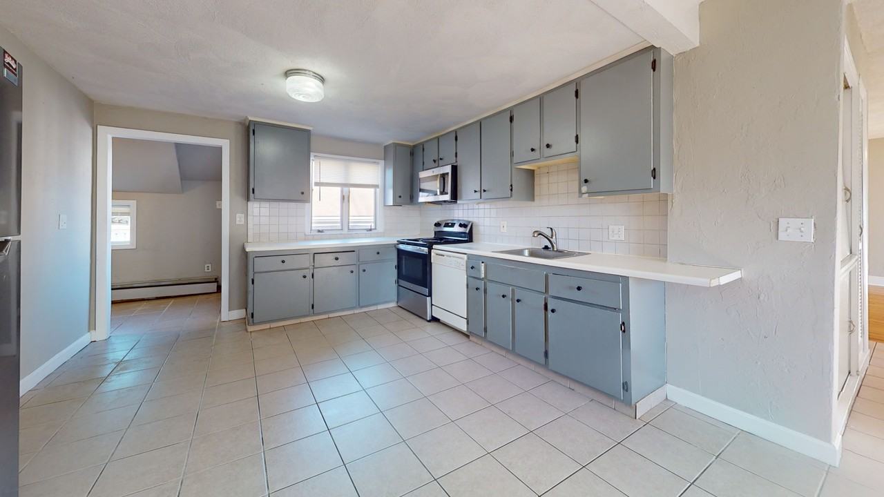 46 Plymouth St #46 - Photo 3 of 17