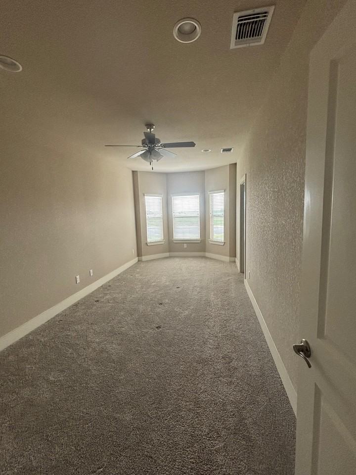 100 Strawberry Flds #1 - Photo 3 of 10