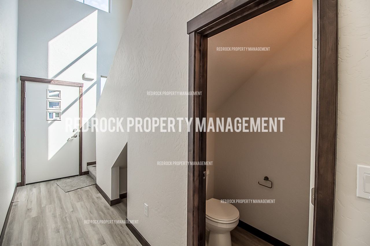 1582 E Latitude Ln #1 - Photo 4 of 31