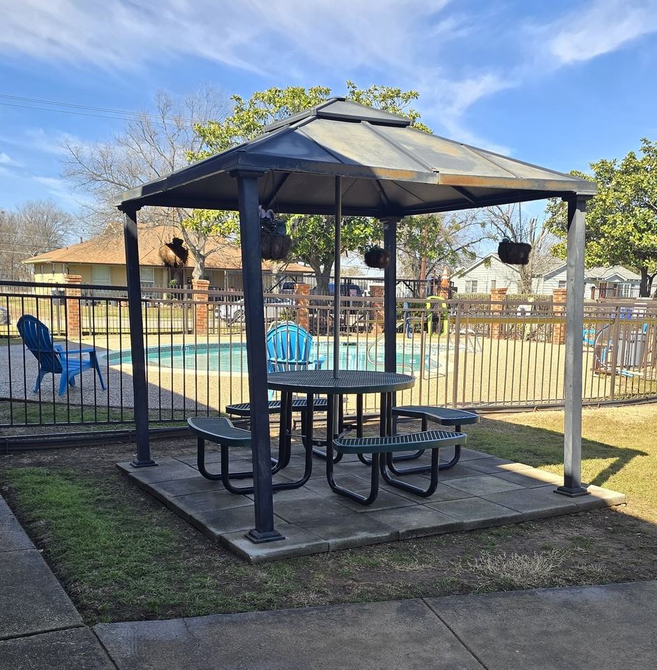 3233 Bonnie Dr #124 - Photo 7 of 10