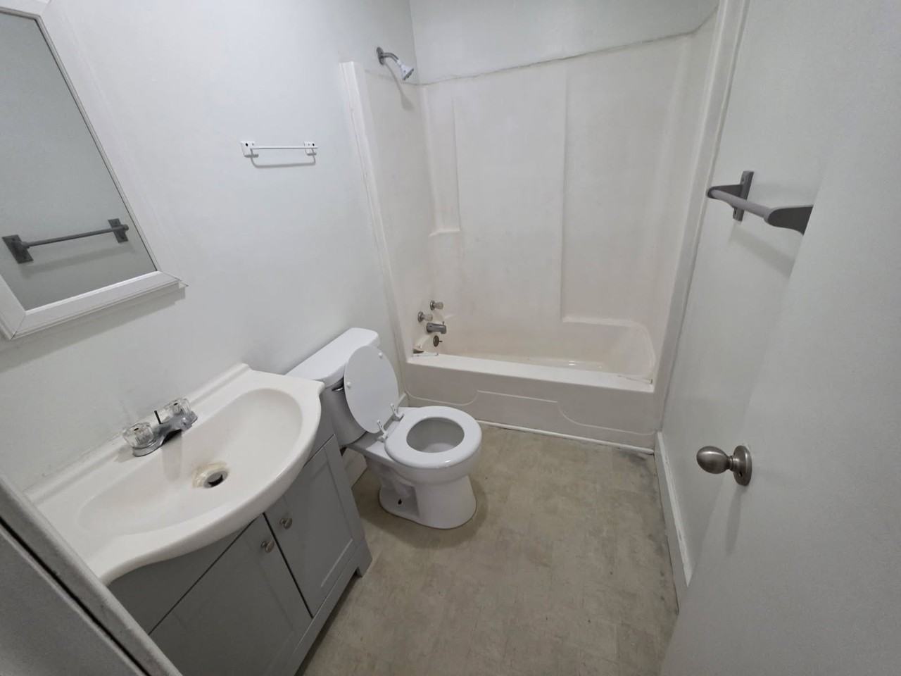 635 Graham Dr-LW #1 - Photo 6 of 7