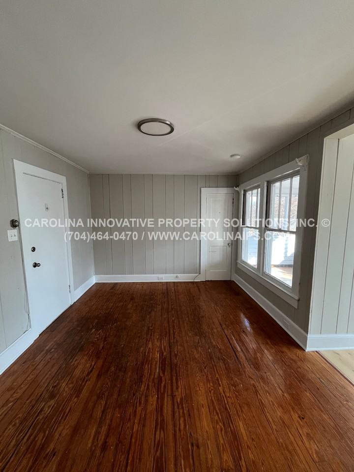 409 Union Ave #2 - Photo 4 of 25