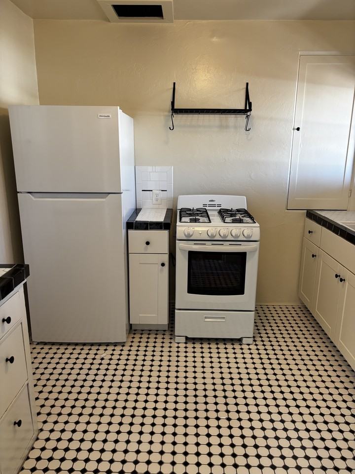 382 Del Mar Ave #1 - Photo 7 of 21