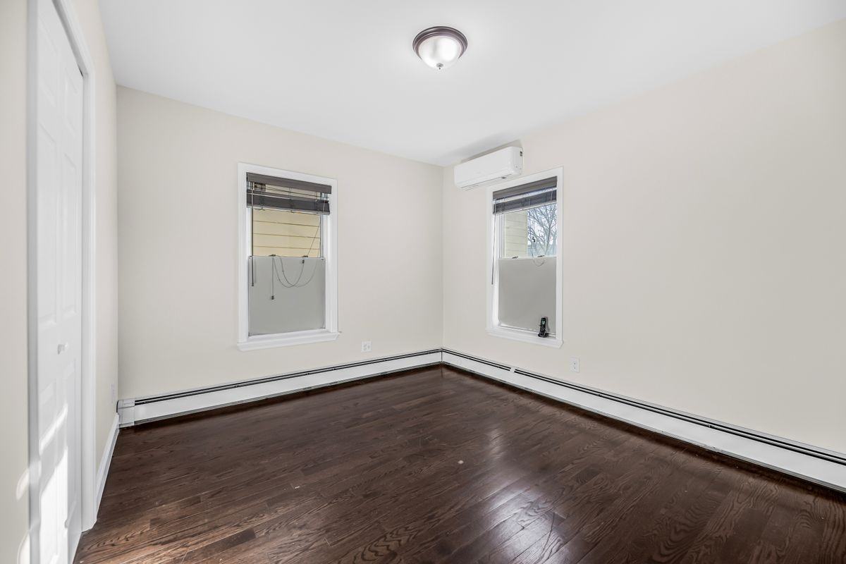 1837 Wallace Ave - Photo 2 of 18