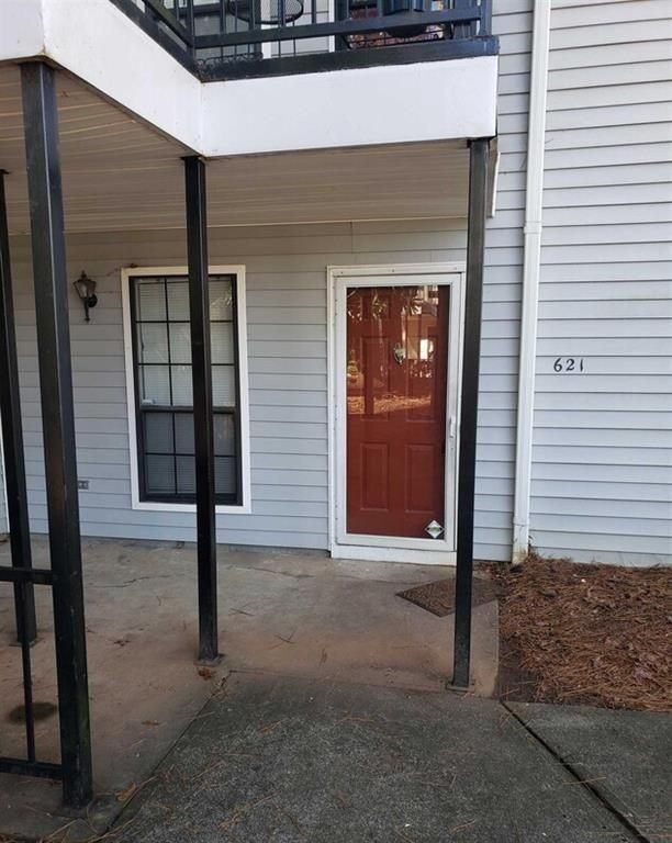 621 Windchase Ln - Photo 2 of 16