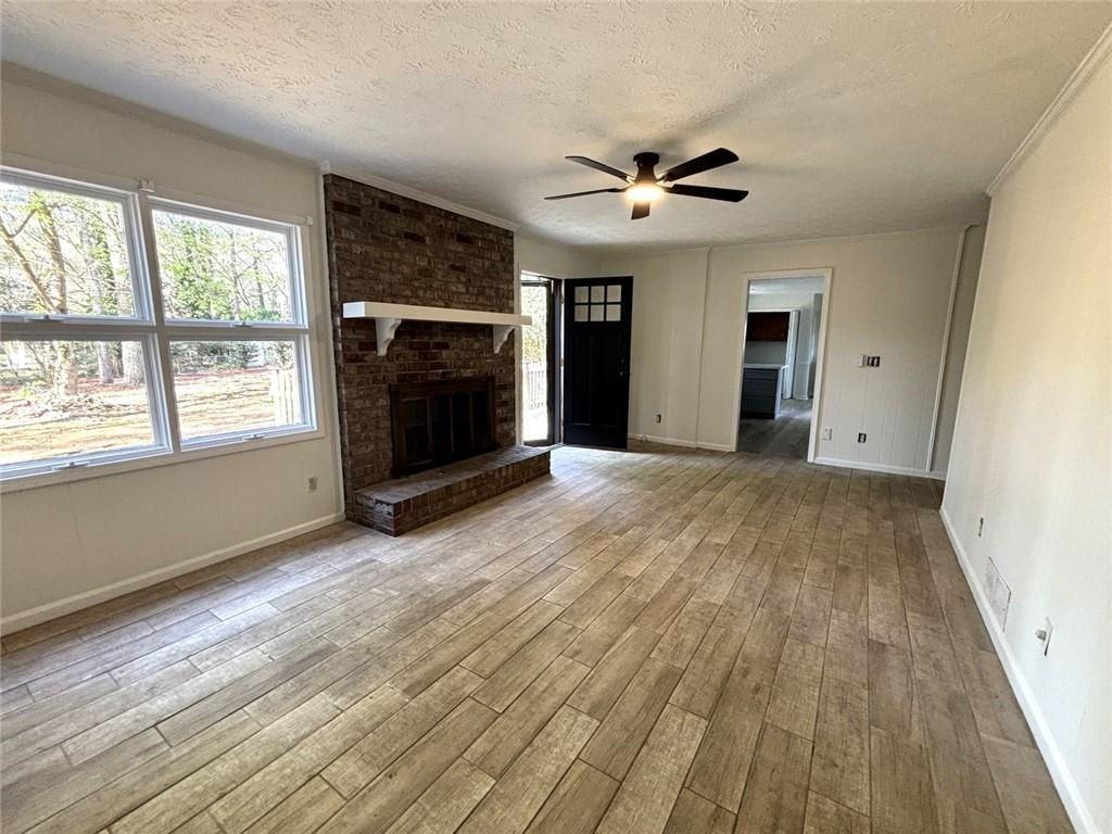 2305 Eastgate Dr - Photo 3 of 16