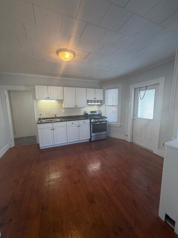 23 Saunders St ##25f - Photo 2 of 9
