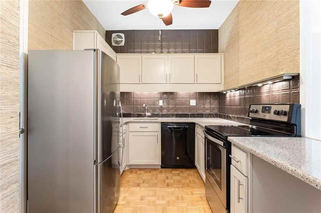 130 26th St Nw ##205 - Photo 3 of 16