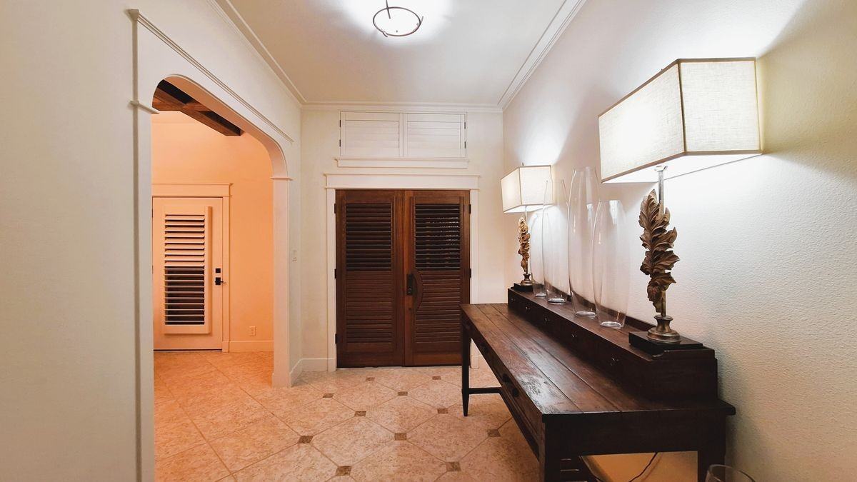 130 Squires Dr - Photo 2 of 25