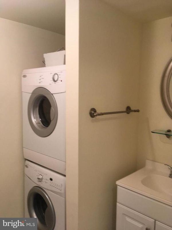 2410 Pond View Dr - Photo 5 of 9