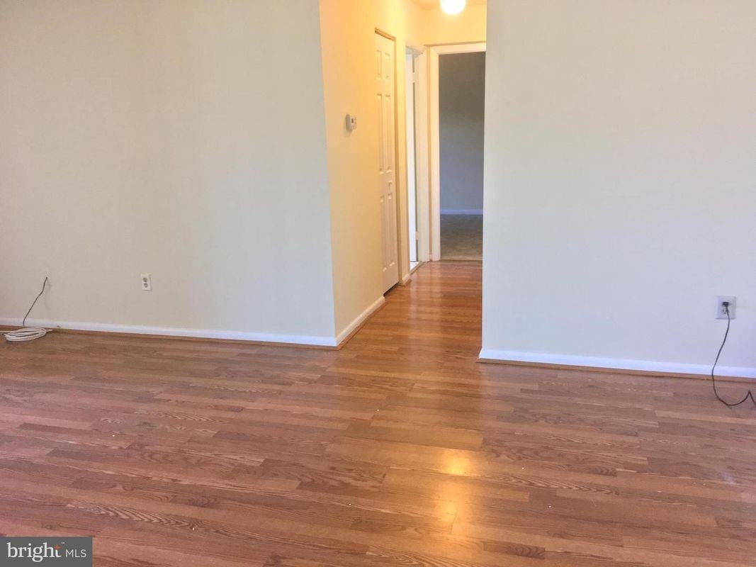 2410 Pond View Dr - Photo 7 of 9