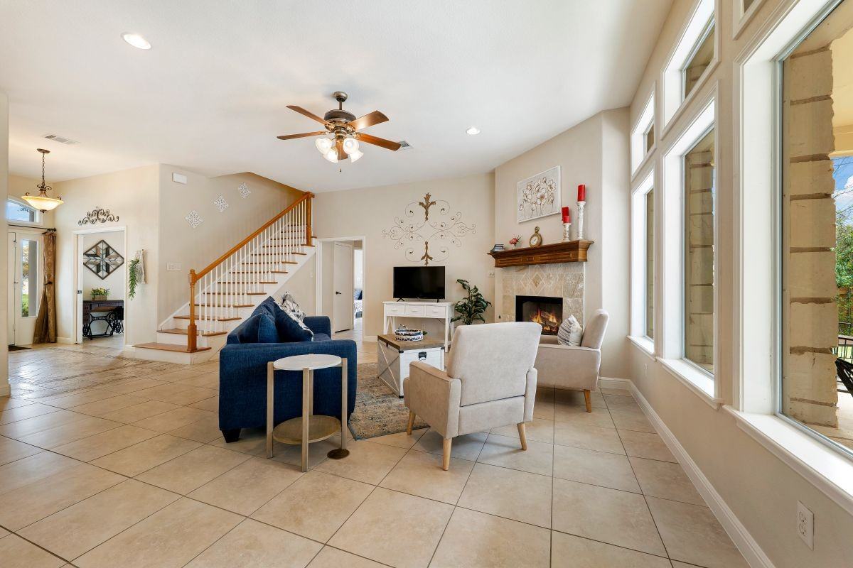 3701 Del Robles Dr - Photo 4 of 38