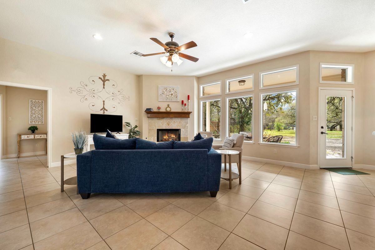 3701 Del Robles Dr - Photo 5 of 38