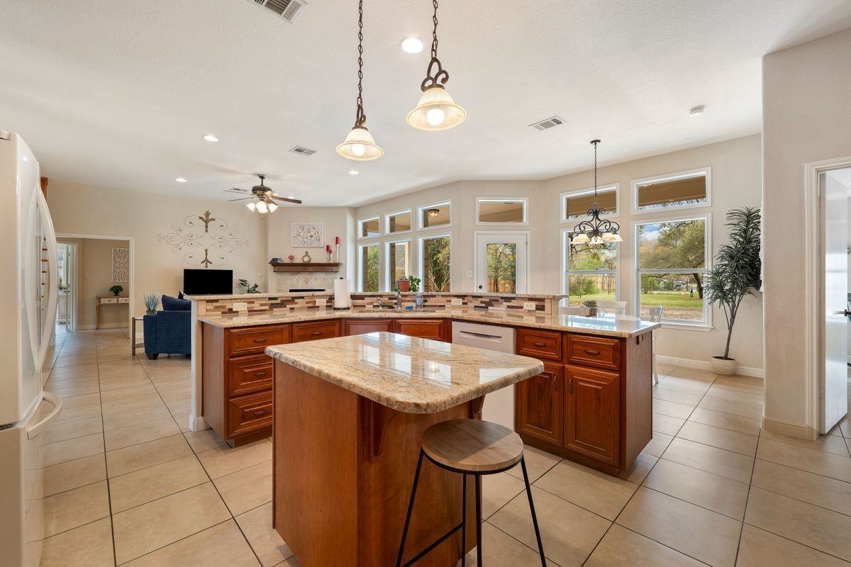 3701 Del Robles Dr - Photo 7 of 38