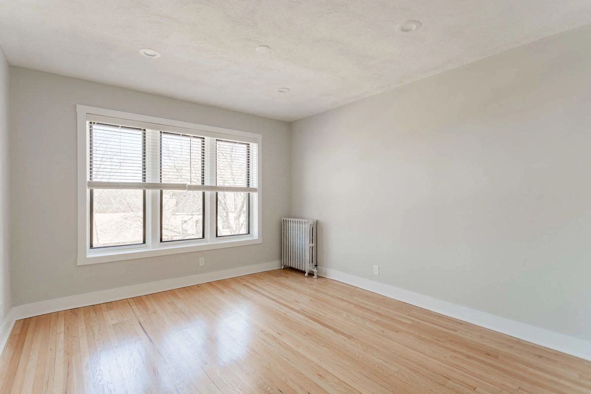 6143 S Dorchester Ave - Photo 2 of 26