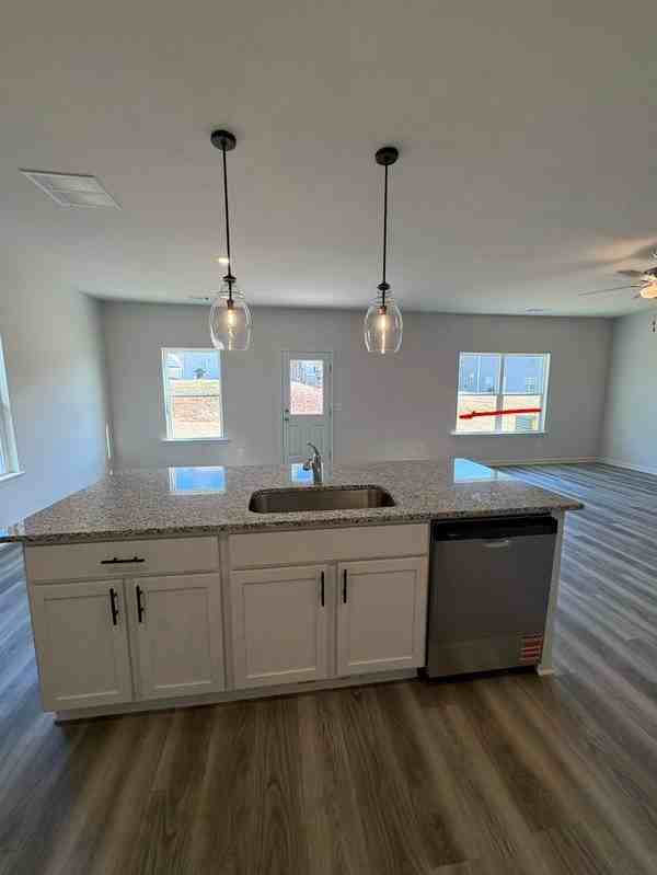 617 Mackenzie Cv - Photo 4 of 33