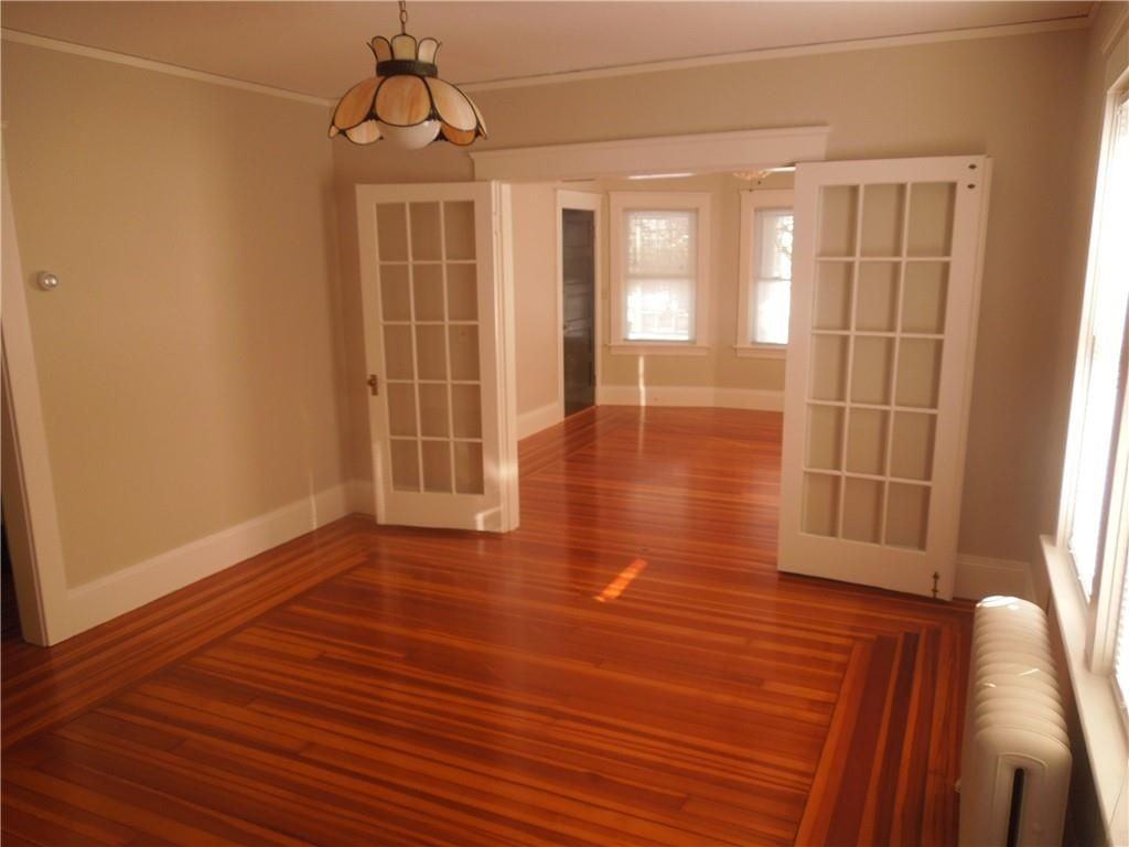 44 Gentian Ave - Photo 6 of 11