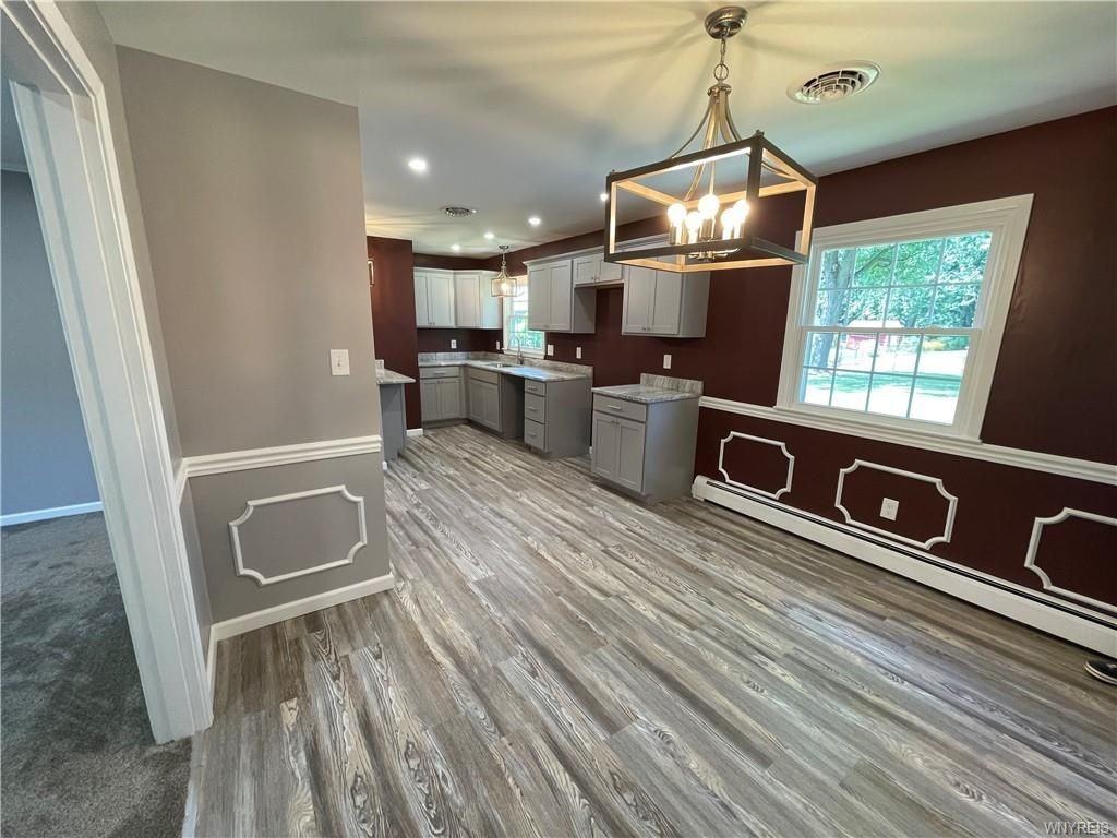 425 East Ln - Photo 3 of 14