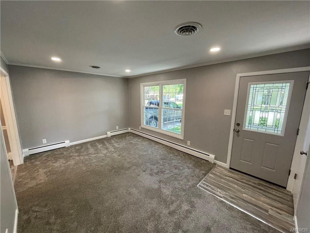 425 East Ln - Photo 6 of 14