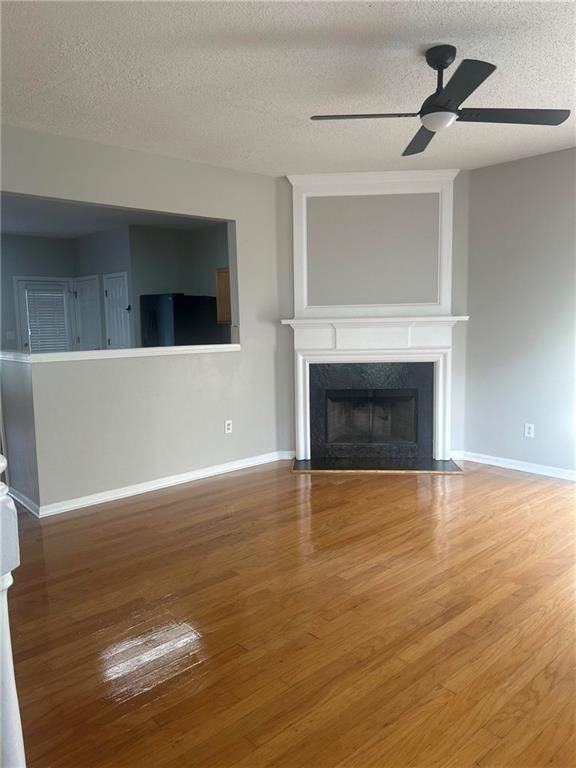 2762 Parkway Cv - Photo 3 of 8