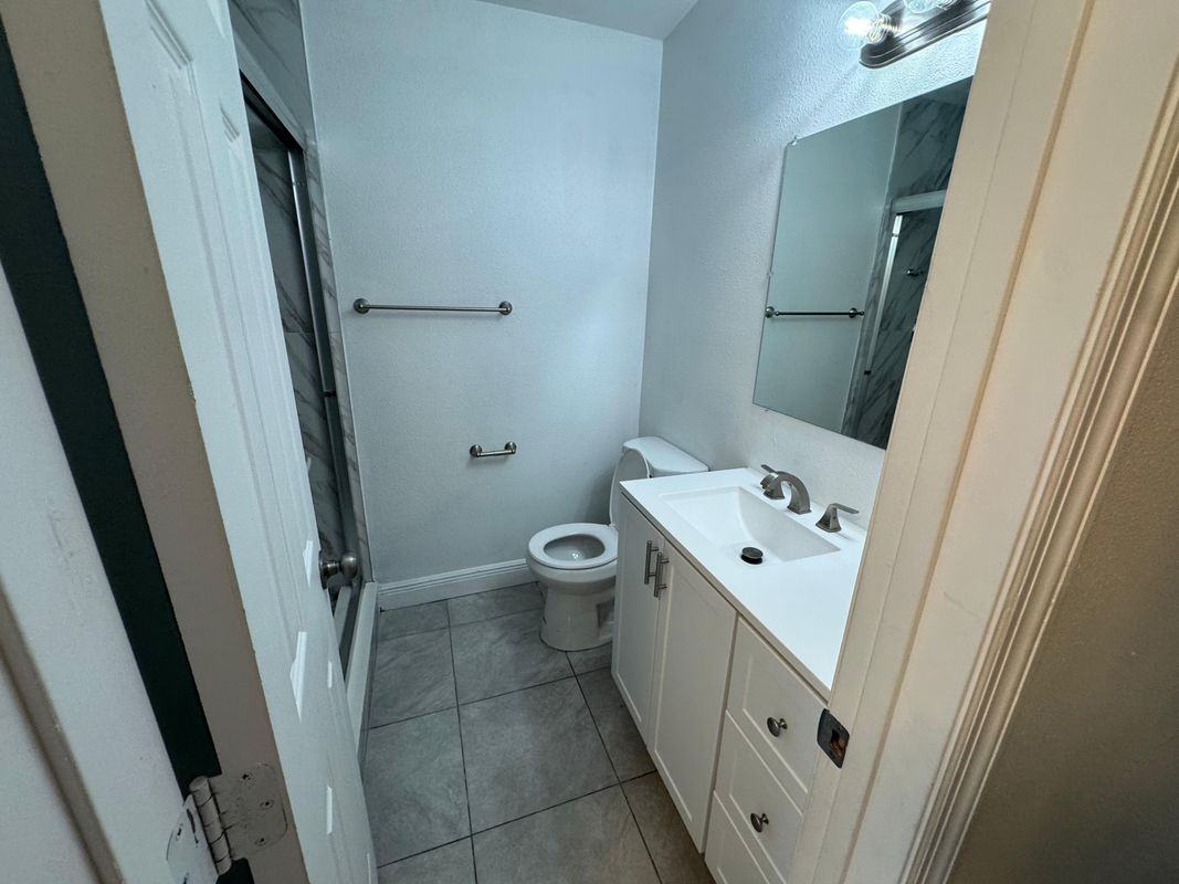 8715 N Hyaleah Rd - Photo 2 of 9