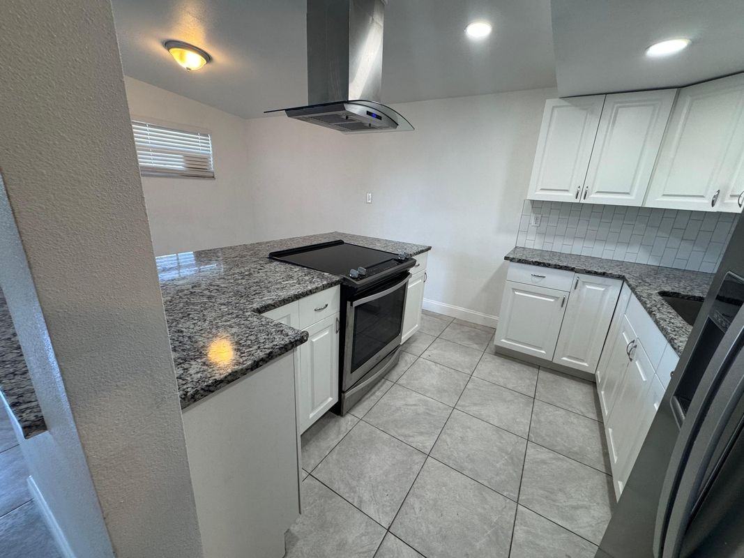 8715 N Hyaleah Rd - Photo 6 of 9