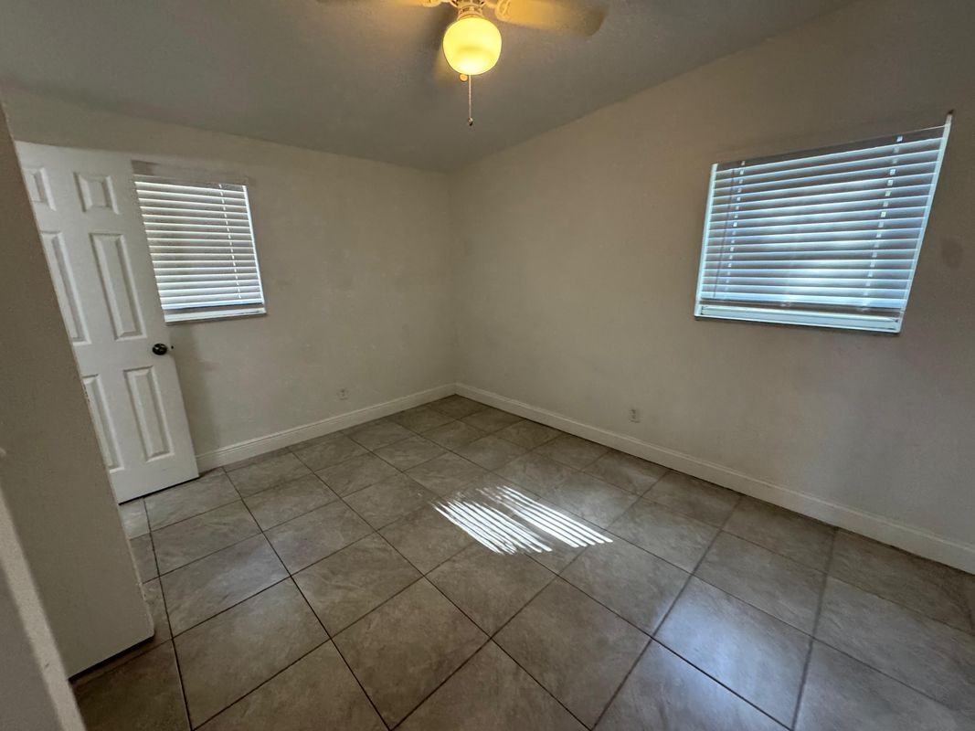 8715 N Hyaleah Rd - Photo 7 of 9