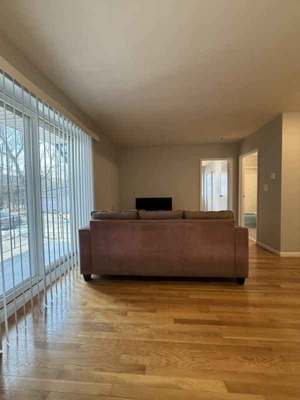 565 Hyde Park Ave - Photo 4 of 10