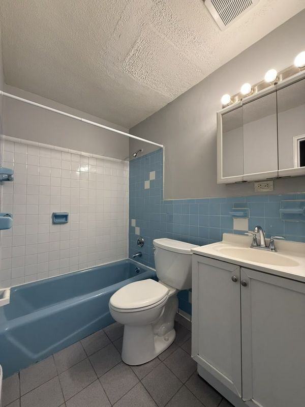 565 Hyde Park Ave - Photo 7 of 10