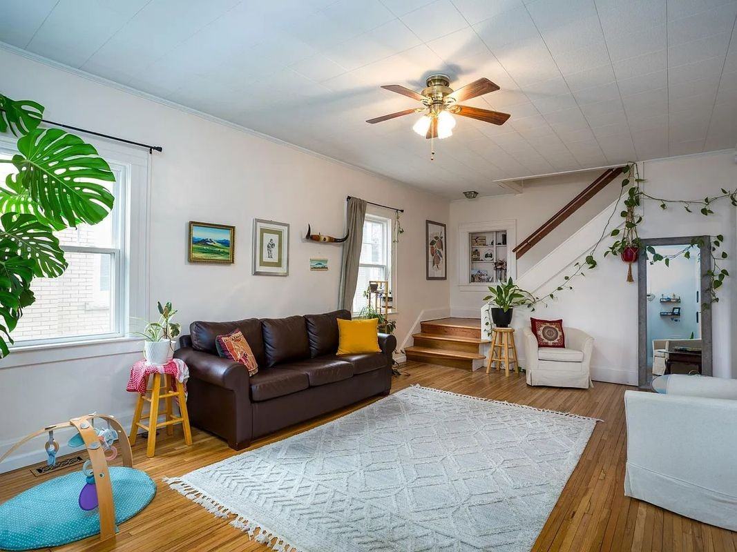 2935 Merrill Ave - Photo 3 of 14