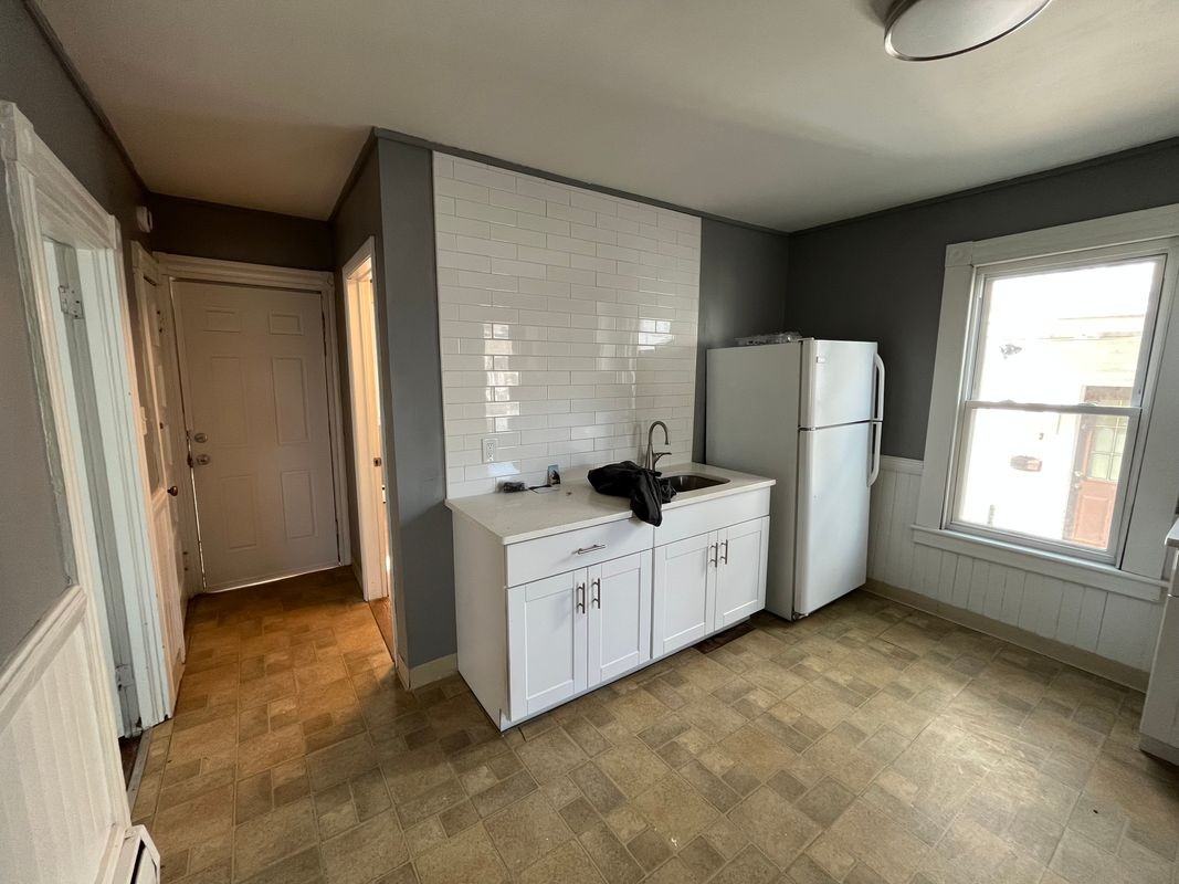 525 Allen St - Photo 2 of 11