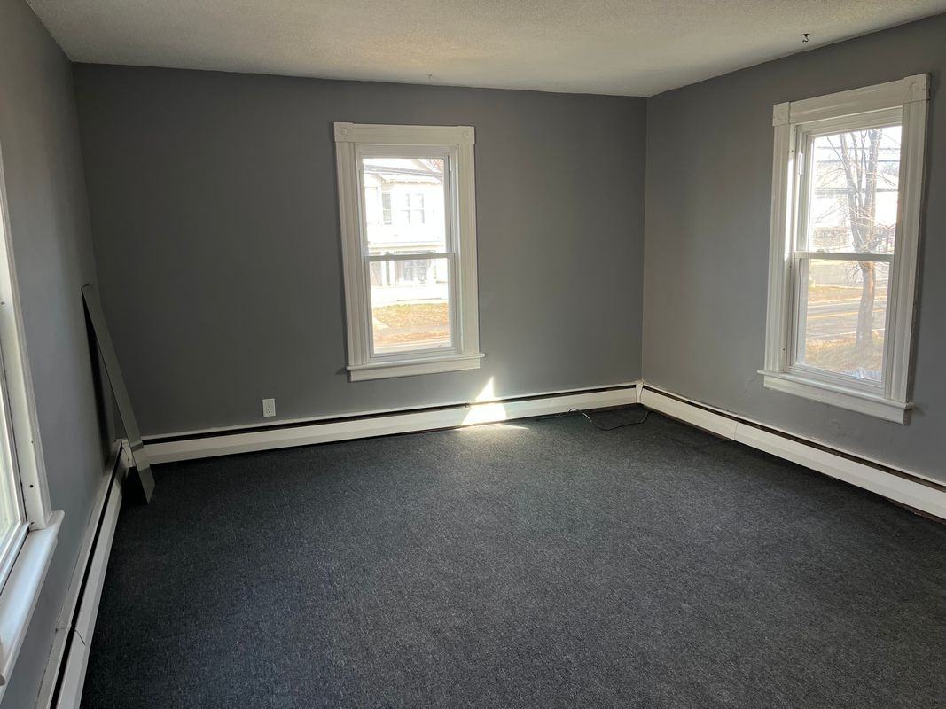 525 Allen St - Photo 7 of 11